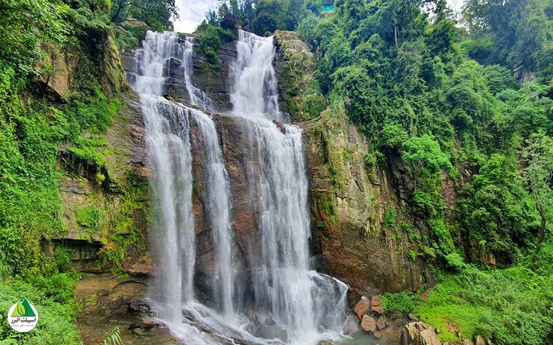 آبشار رامبودا، نزدیک به شهر کندی است که از دیدن منظره زیبای آن بسیار لذت خواهید برد