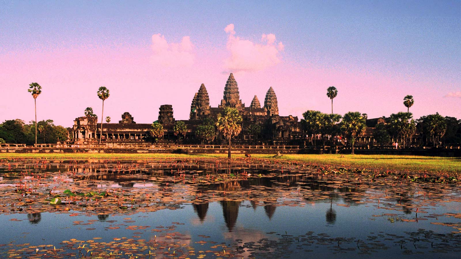 انگکوروات، از عجایت شگفت انگیز کامبوج